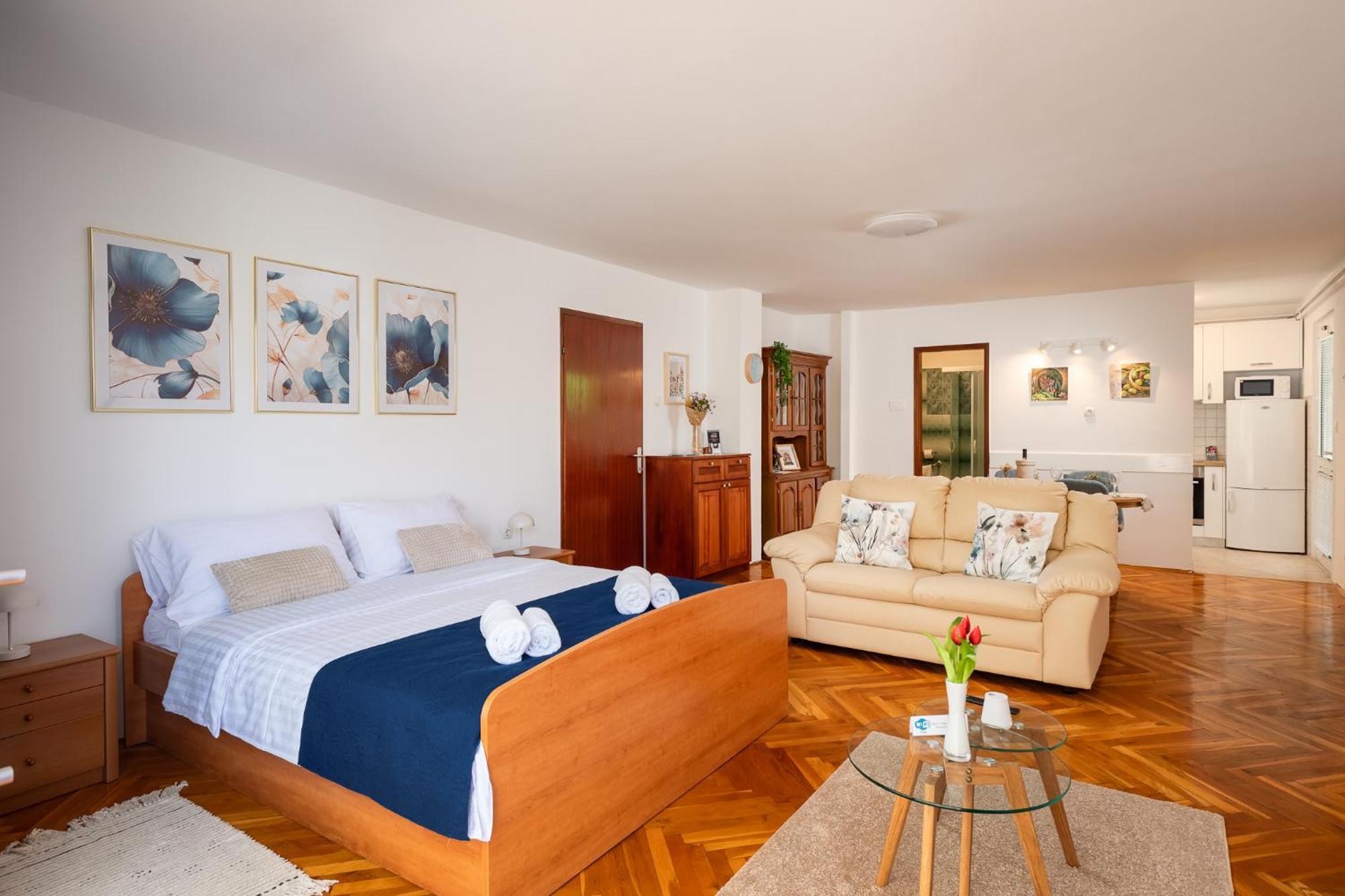 Maras Premium Apartments Пореч Екстериор снимка